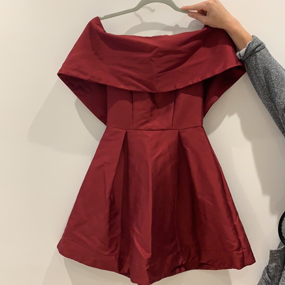 Off the shoulder mini dress - Picture 2 of 4